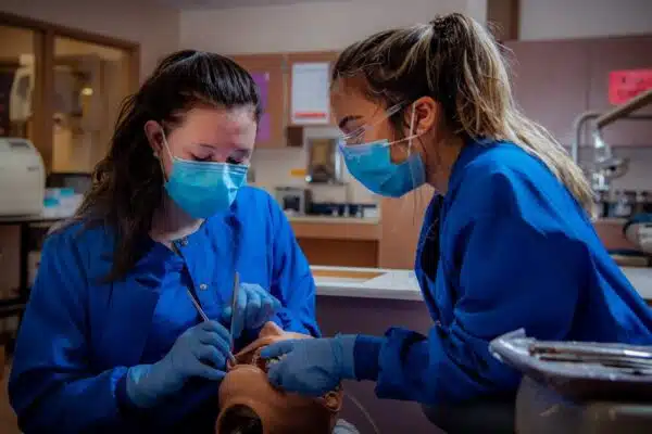 Les meilleurs exercices de rééducation périnéale post-accouchement pour une récupération en douceur