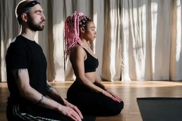 Les bienfaits de la méditation et de la relaxation pour réduire le stress des professionnels