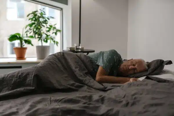 Optimisez votre sommeil : les secrets d’une nuit de qualité chez les seniors