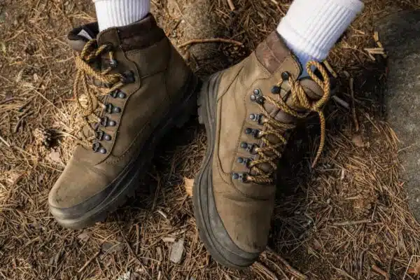 Les chaussures de sécurité adaptées pour les personnes souffrant de douleurs chroniques