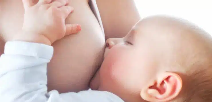 Les bénéfices du lait maternel pour la santé de la maman et du bébé