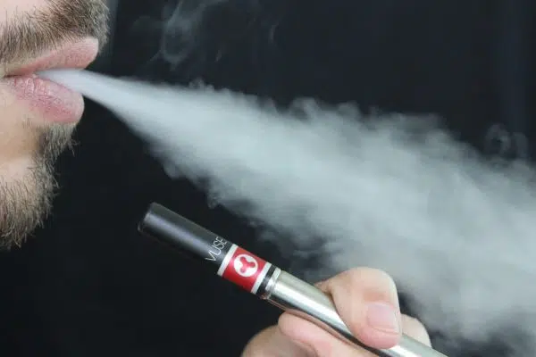 Cigarette électronique : comment vapoter sans risque ?