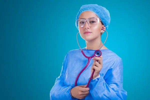 Quel est le féminin de médecin ?