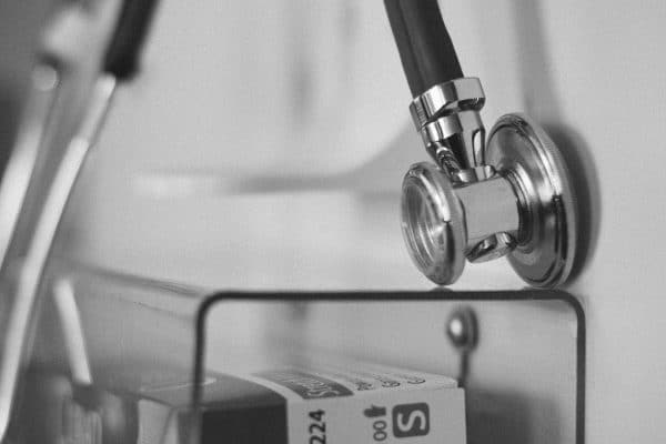 Parfois, il est nécessaire de contacter un médecin de garde près de chez vous